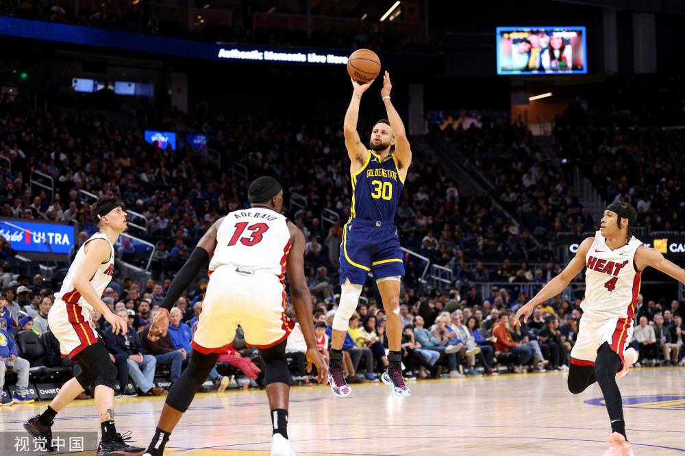 赛场上以出 赛场上以出