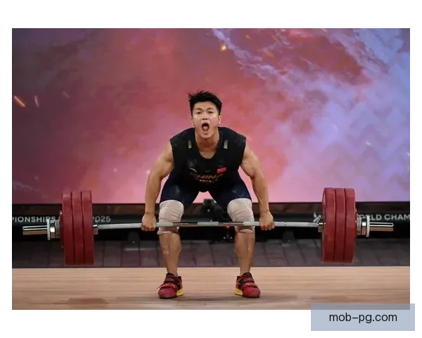 世界举重赛掀开序幕，中国选手挺进决赛闯金牌