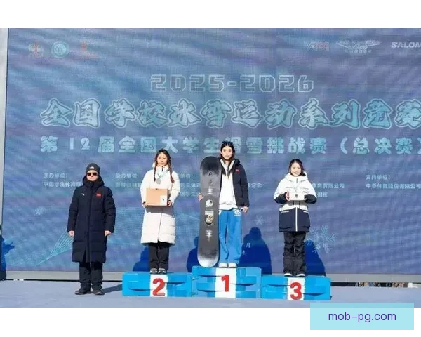 全国滑雪大赛落幕，选手展现精湛技艺助阵冬季运动盛事