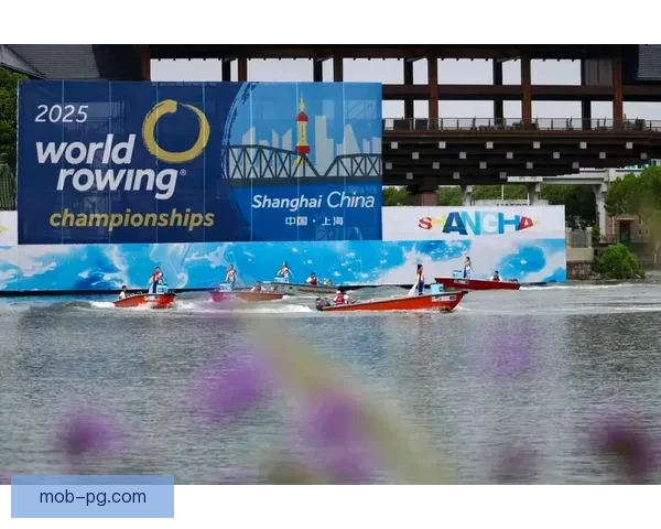 赛艇锦标赛：划出风采，征服波澜
