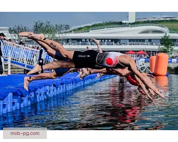 铁人三项赛场实况直播，亲临现场感受激情比拼